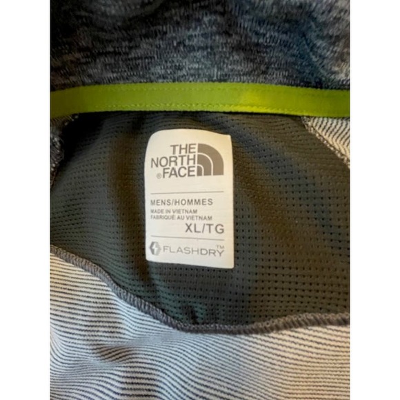 The North Face “FlashDry” men's quarter zip gray pullover sweatshirt. - Picture 6 of 7
